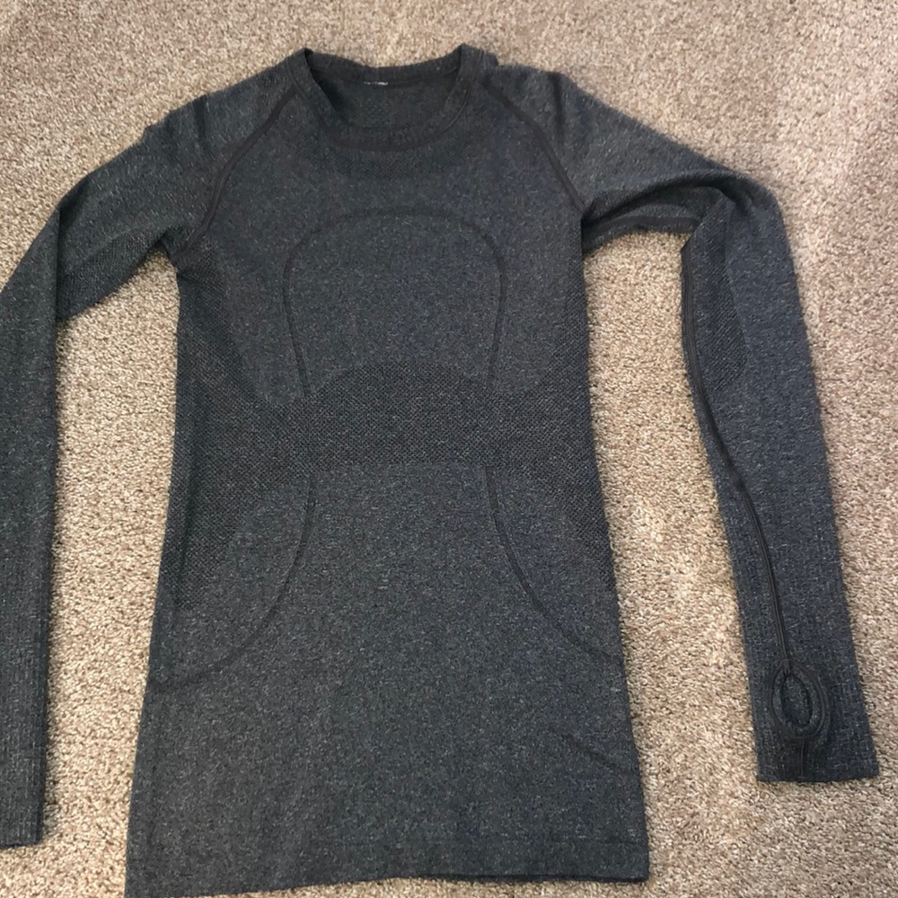 Lululemon long sleeved top